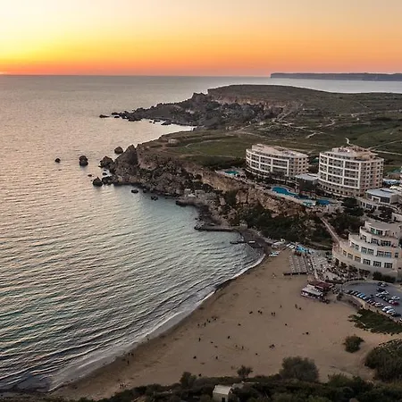 Sea Spray 3 Bedroom In St Julian's, Just Off The Seafront * سانت جوليان
