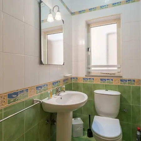 Sea Spray 3 Bedroom In St Julian's, Just Off The Seafront شقة