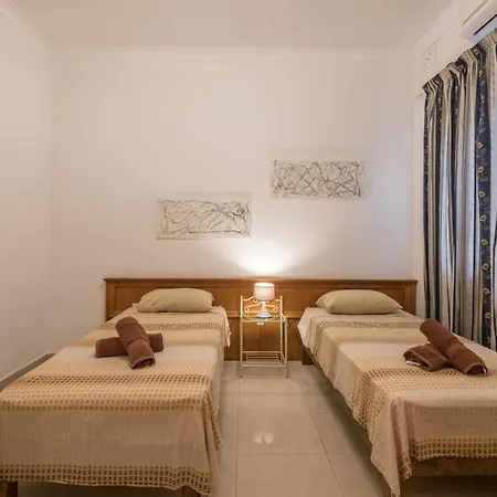 Апартаменты Sea Spray 3 Bedroom In St Julian's, Just Off The Seafront