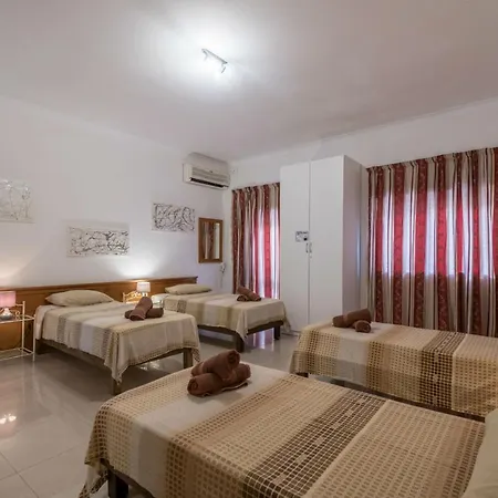 Sea Spray 3 Bedroom In St Julian's, Just Off The Seafront Saint Julian's